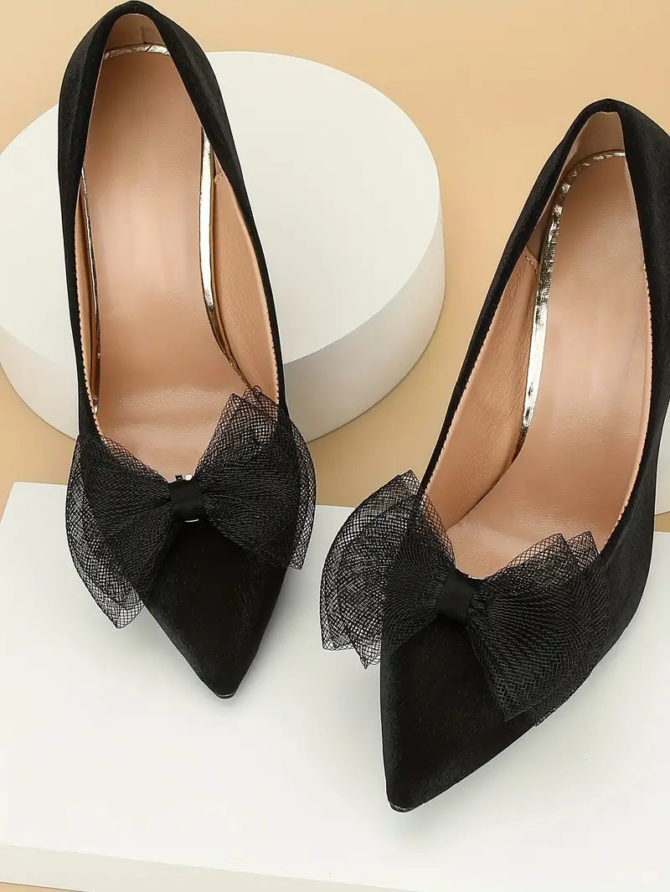 Black ribbon bow shoe clip, shoe accessory by Avrel.