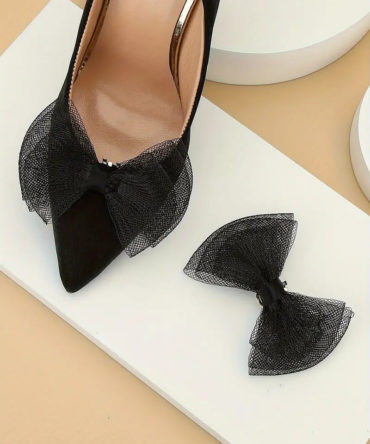 Black ribbon bow shoe clip, shoe accessory by Avrel.