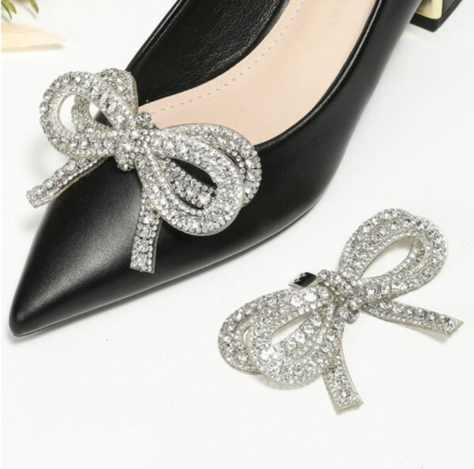 Elegant bow shaped shoe clip, with rhinestones, by Avrel.