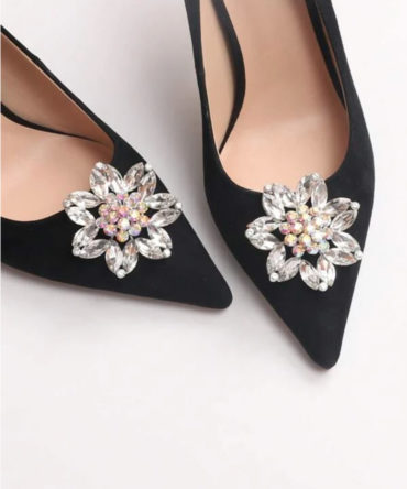 Elegant flower shaped shoe clip, with rhinestones, by Avrel.