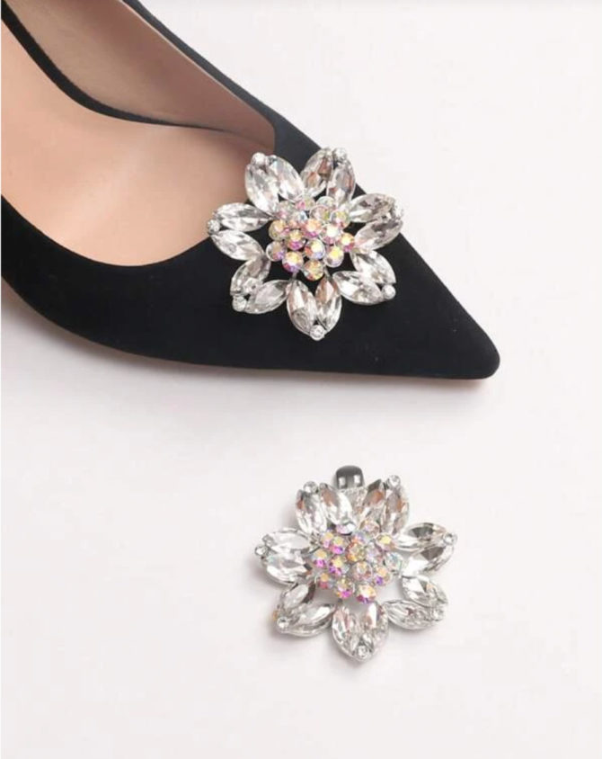 Elegant flower shaped shoe clip, with rhinestones, by Avrel.