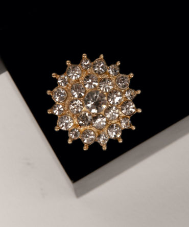 Dahlia flower rhinestone button cover by Avrel.