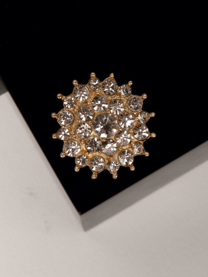 Dahlia flower rhinestone button cover by Avrel.