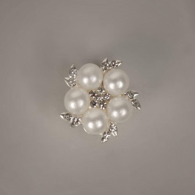 flower shaped button cover with rhinestones and simulated pearls by Avrel, for a feminine and elegant look