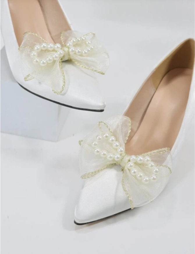 Pearls and beige ribbon bow shoe clip, Wedding Shoe accessory by Avrel.